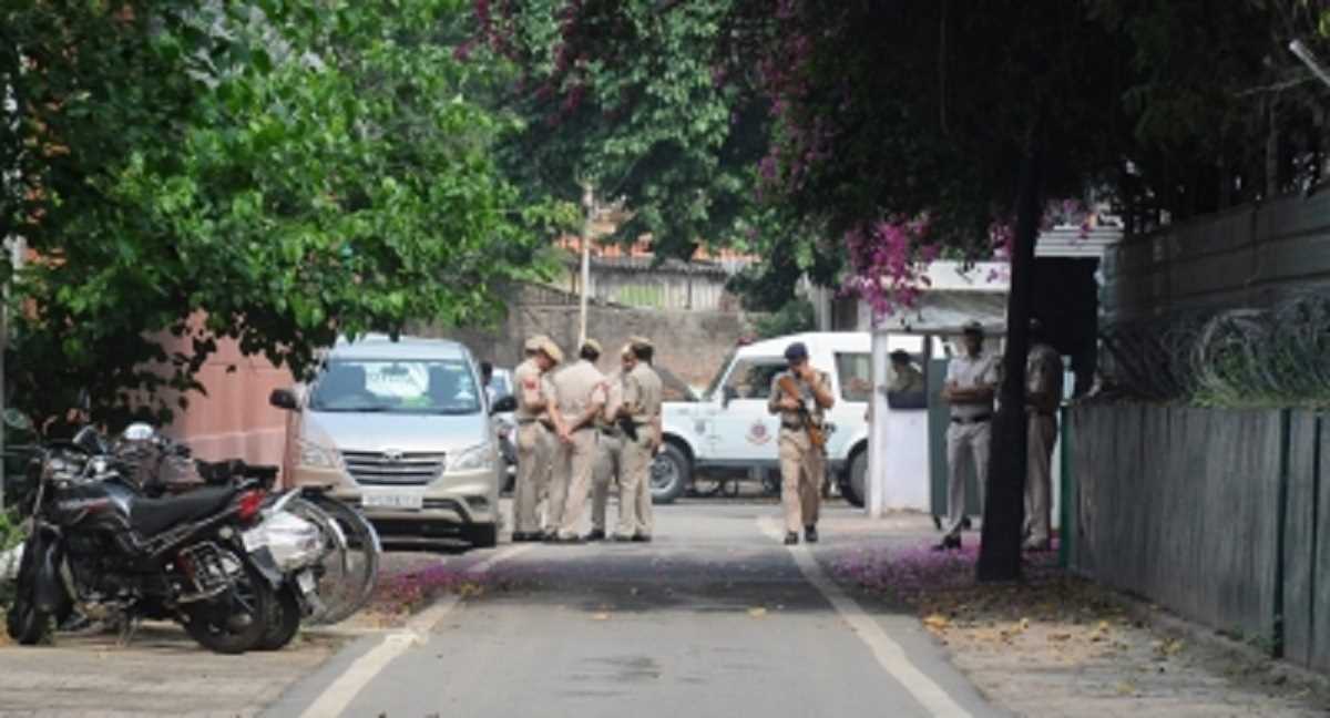 महिला यौन उत्पीड़न मामला : दिल्ली पुलिस पहुंची राहुल गांधी आवास महिला यौन उत्पीड़न मामला : दिल्ली पुलिस पहुंची राहुल गांधी आवास